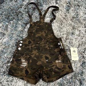 NWT Camo Overalls large (Fits like SM/M)